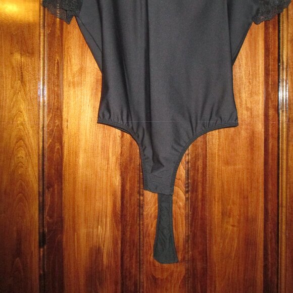 Cache Bodysuit/80's - Picture 4 of 5